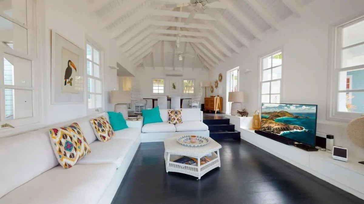 Luxurious Holiday Villa With Immersive Amenities Gustavia
